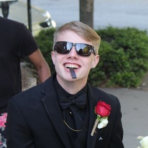 Meet your Posher, Cole